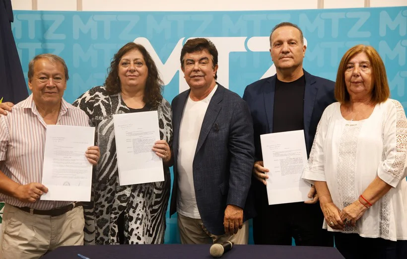 Espinoza presentó nuevo gabinete