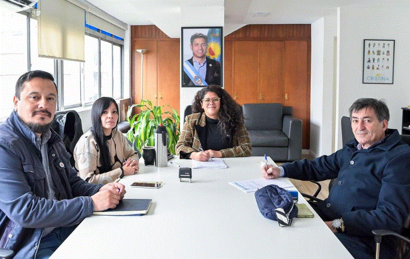 Se realizó la firma de contrato para la etapa 1 de la recuperación de los monoblocks del barrio Presidente Sarmiento de Morón.