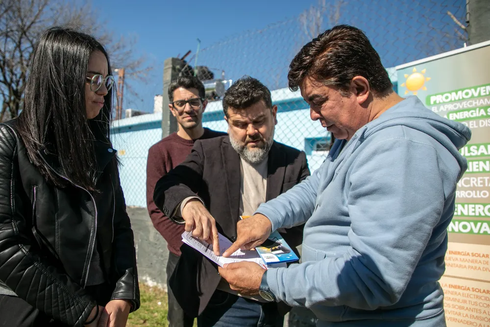 Espinoza avanza con el uso de energía renovable en La Matanza.