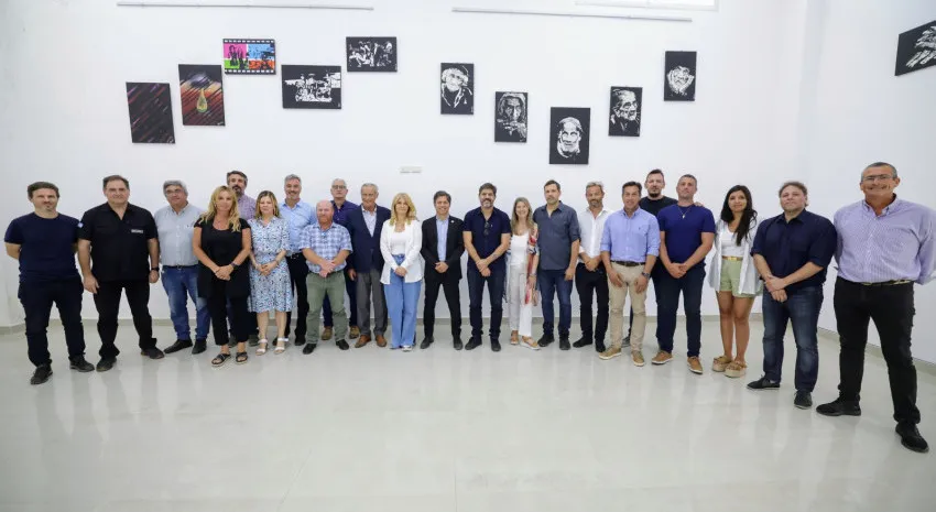 Nahuel Guardia junto al gobernador Axel Kicillof