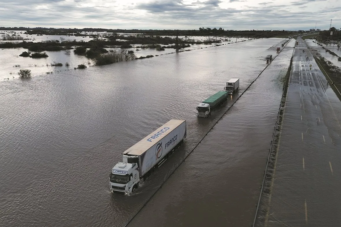 Inundaciones: el campo estalla contra Milei por falta de obras