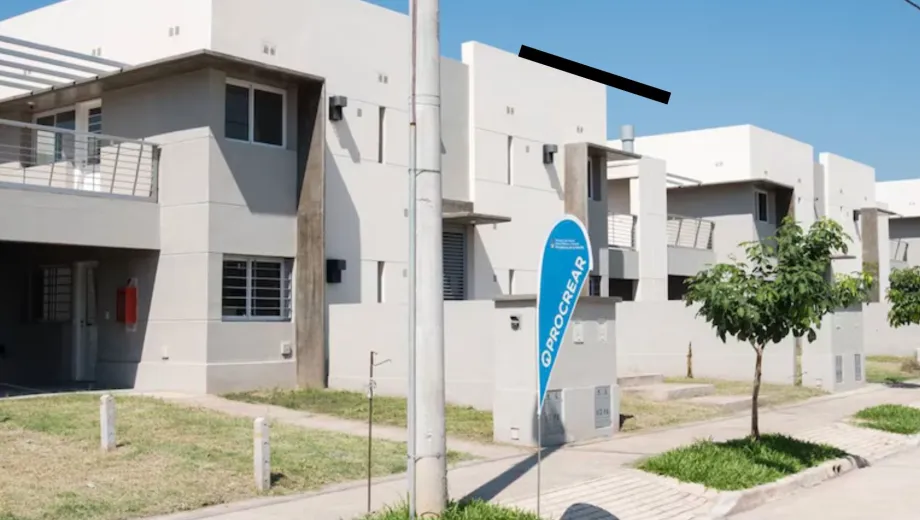 Casas y departamentos del ProCreAr salen a subasta