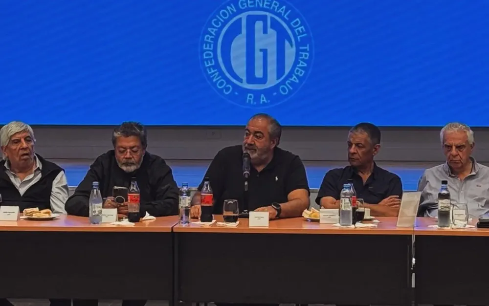 Paritarias en riesgo: qué va a pasar con los sueldos de Comercio, UOM, UOCRA y Camioneros en febrero