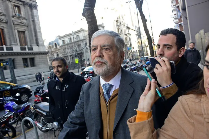 Niegan la eximición de prisión a De Vido