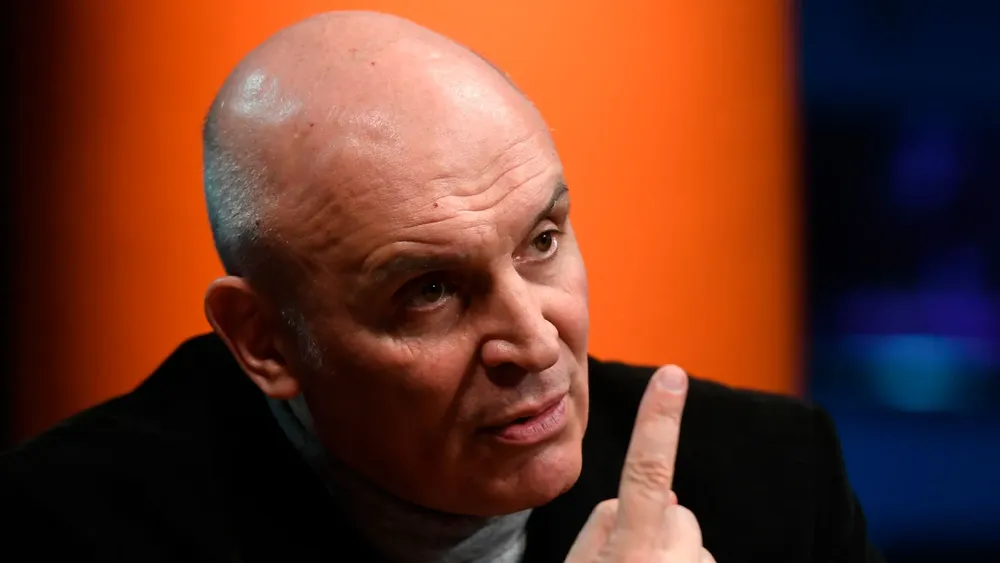 Espert: Olvidemonos que por sacar a los ricos, malos y de ojitos celestes, las cosas cambien