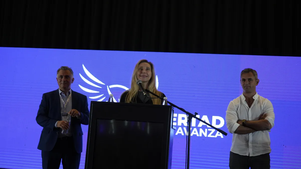 Karina, Pareja y Menem en el Congreso de La Libertad Avanza en Mar del Plata