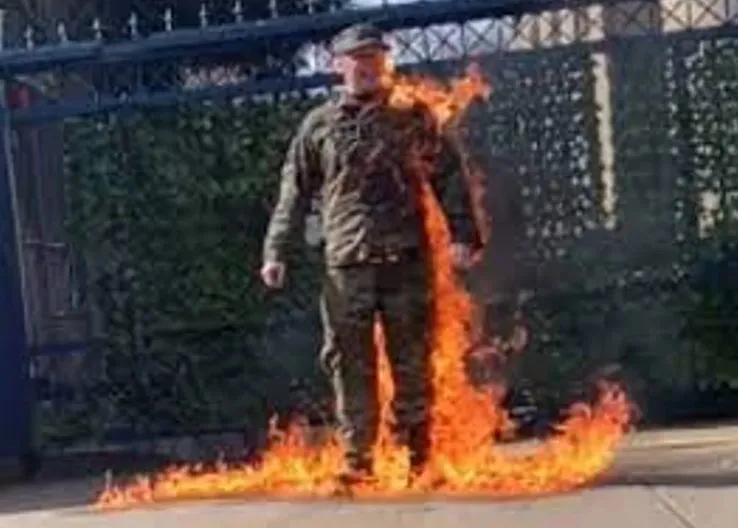 El hombre se inmoló en protesta por el genocidio en Gaza