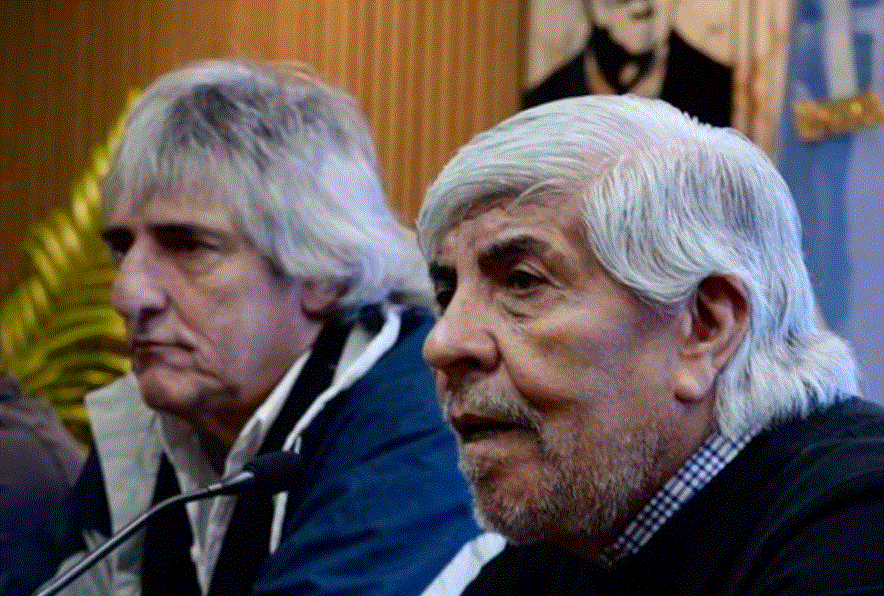Moyano junto a Omar Pérez.