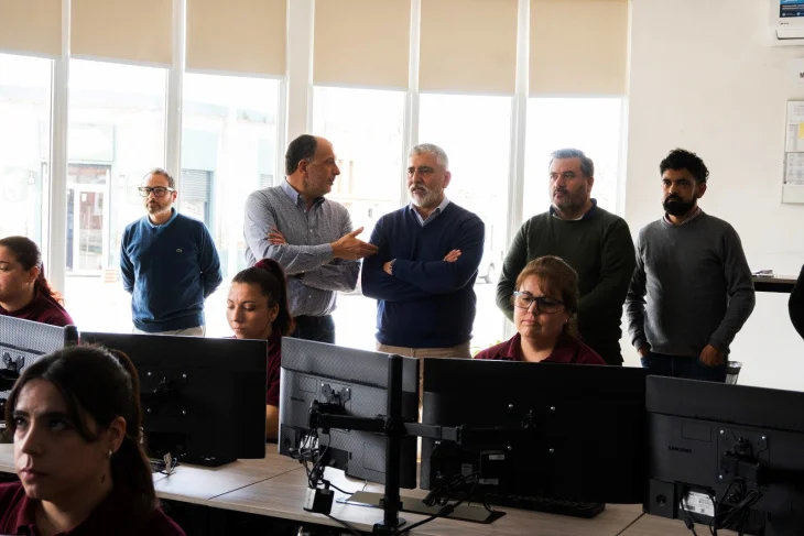 El intendente Garate inauguró el nuevo Centro de Monitoreo junto al secretario de Seguridad Juan Apolonio.