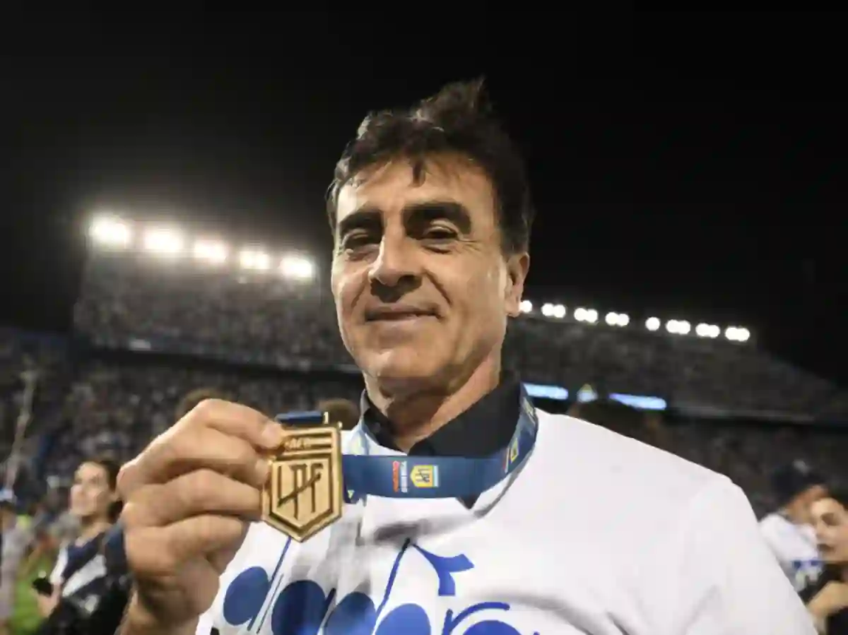 Gustavo Quinteros decidió no seguir en Vélez.