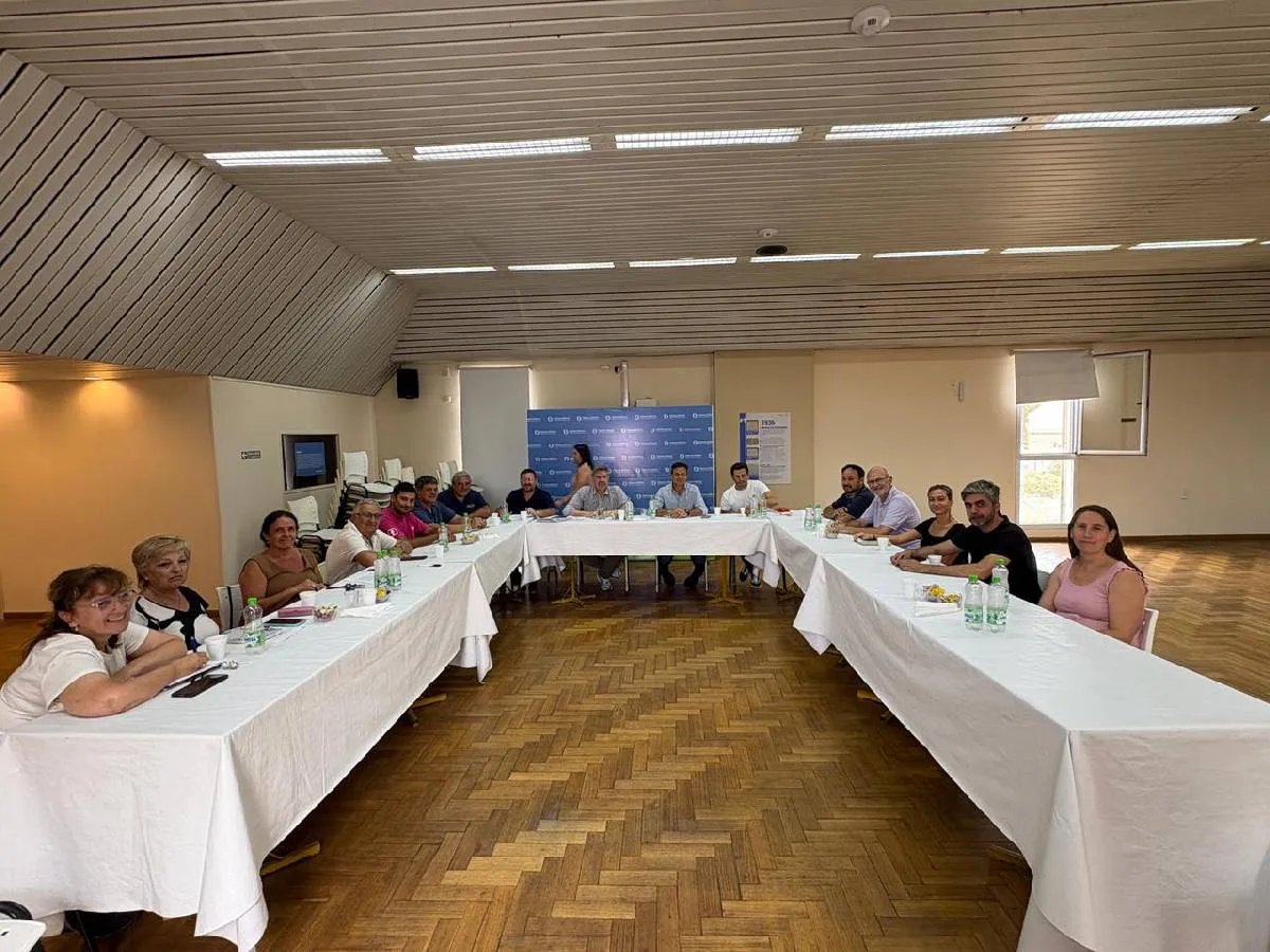 Diálogo con el sector comercial y nuevos profesionales en el Hospital municipal