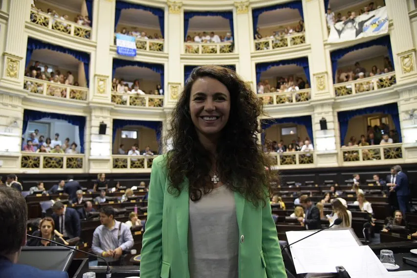 Merquel le agradeció al personal de Salud que “hoy está al frente de batalla”