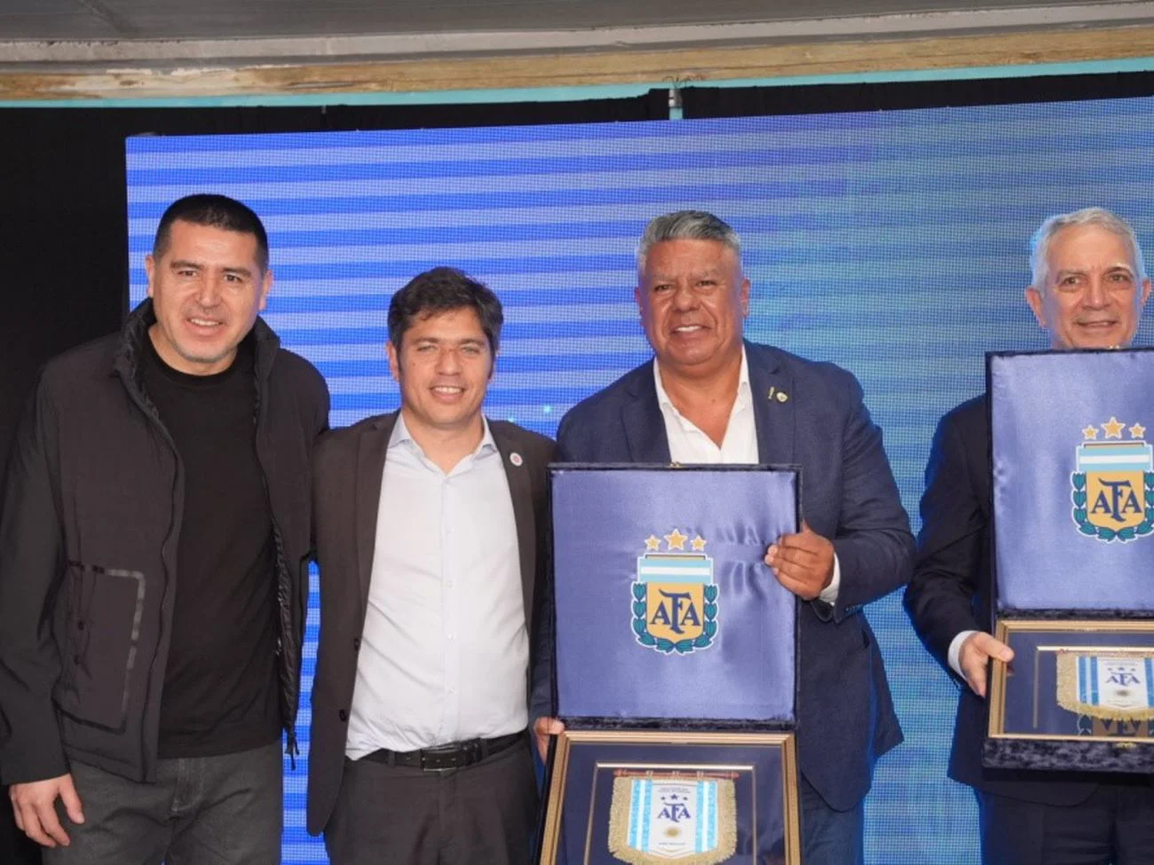 Riquelme, Tapia, Kicillof y Alak en la reunión de comité de AFA