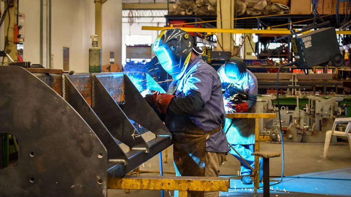 Minería y energía: la Provincia busca potenciar a las pymes entre reclamos empresarios y debates legislativos.