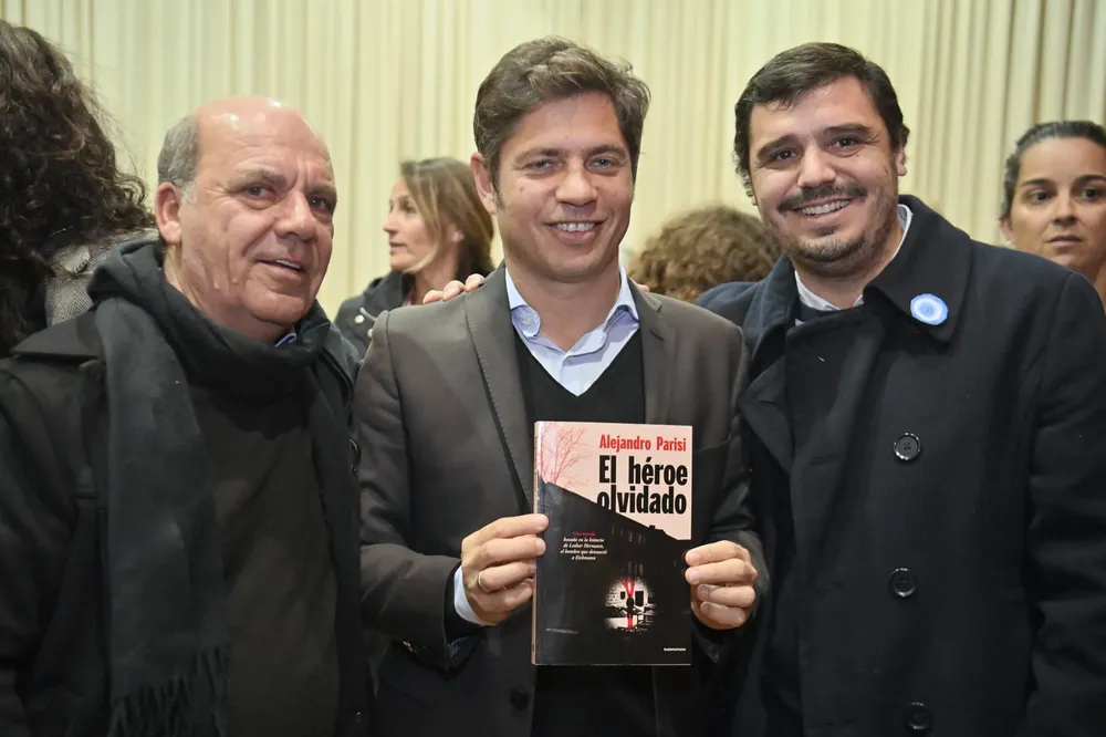 Moccero junto a Kicillof