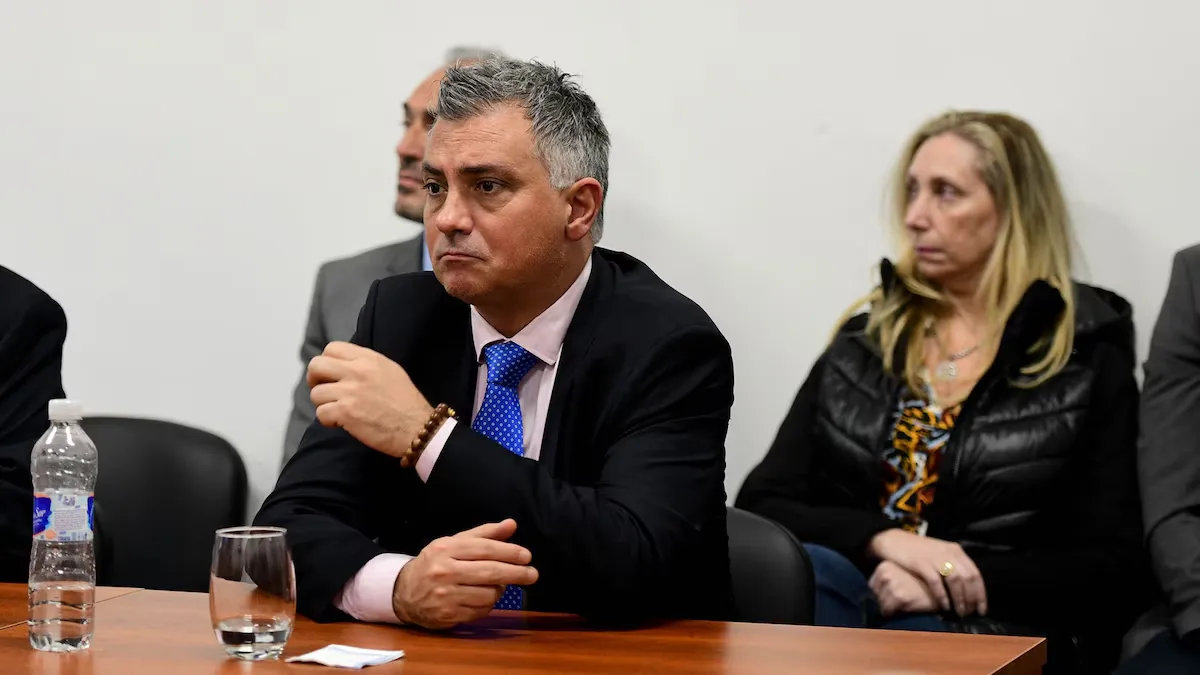 Sebastián Pareja y Karina Milei