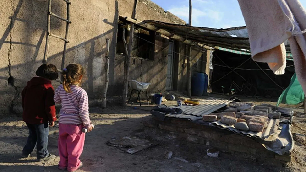 Alarmantes cifras de pobreza de niños y adolescentes de la UCA.