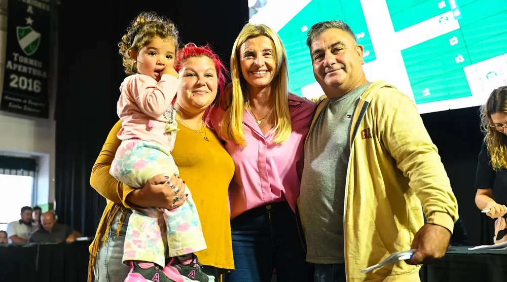 Fassi en el sorteo de lotes con servicios del programa “Cañuelas, mi lugar”.