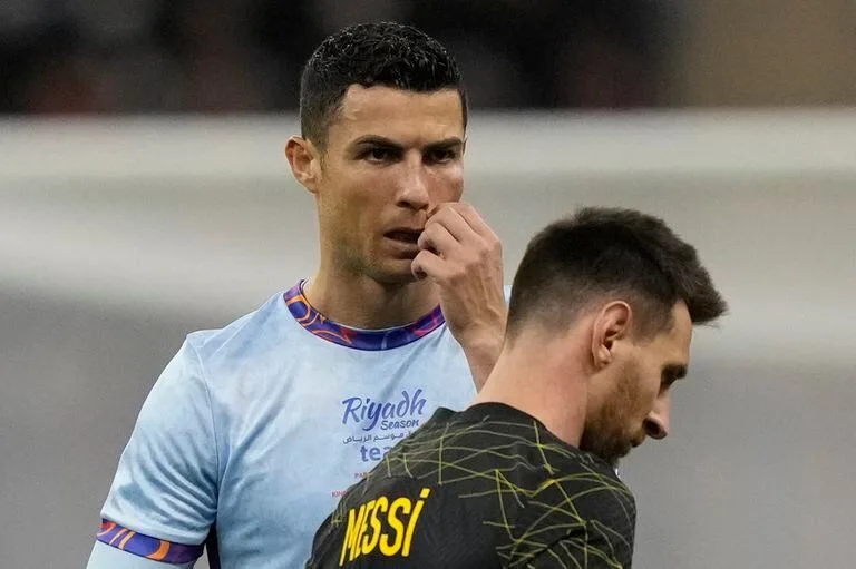 Cristiano Ronaldo vuelve a encender la polémica al compararse con Messi.
