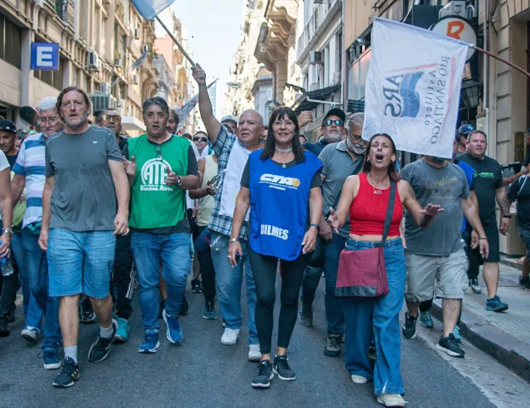 Paro y movilización: el reclamo bonaerense por los fondos recortados