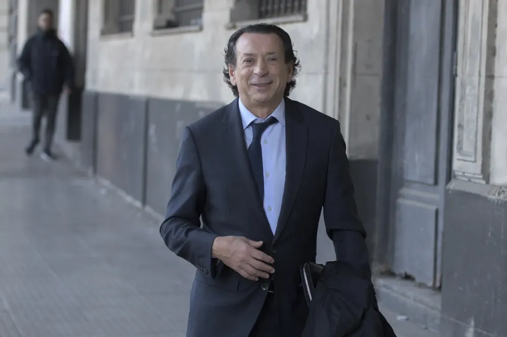 El bono para trabajadores privados no esta cerrado, pero esta la voluntad del Gobierno, dijo Sica