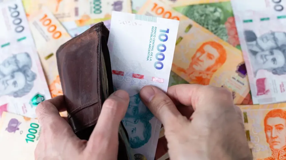 Mes de subas transporte, salud, alquileres y más, con incrementos que impactan el bolsillo