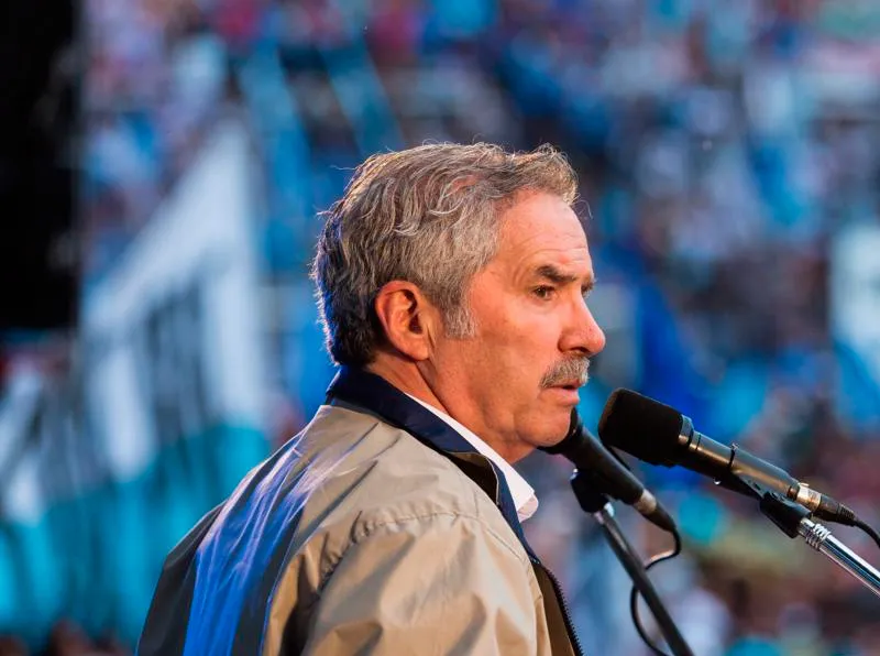 Solá encabeza un acto en memoria de las víctimas del Holocausto