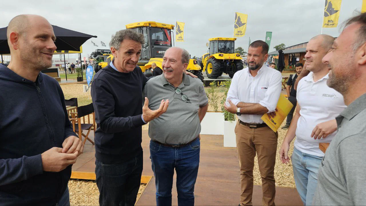 Katopodis recorrió Expoagro acompañado por el intendente de Alberti, Germán Lago
