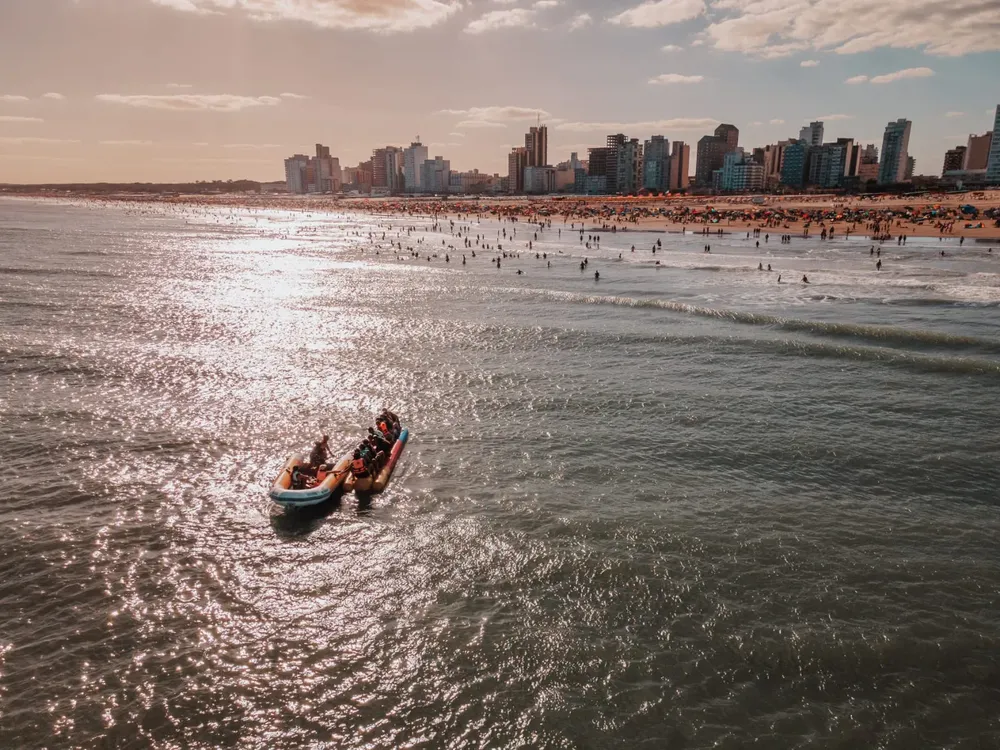 Buen clima y alto porcentaje de turistas impulsan la temporada en Necochea 2