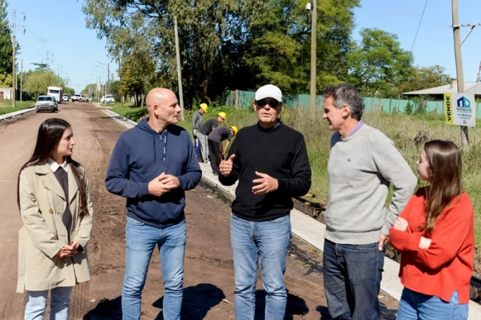 En Carlos Casares, Katopodis recorrió obras de infraestructura.