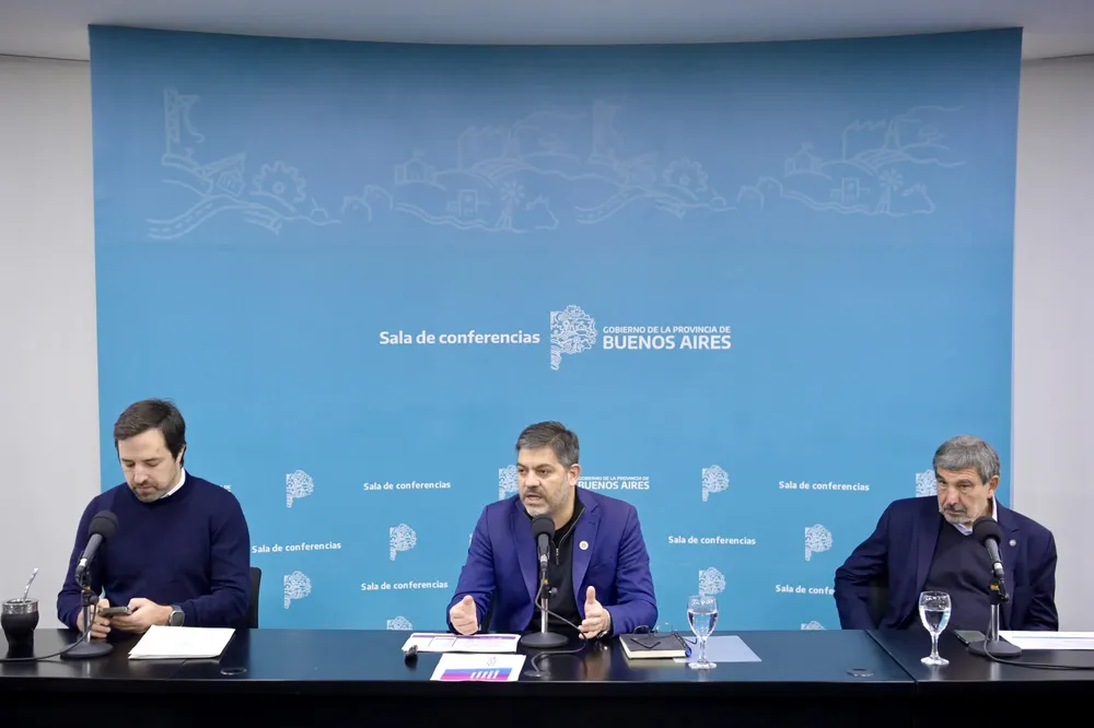 Carlos Bianco en conferencia de prensa.
