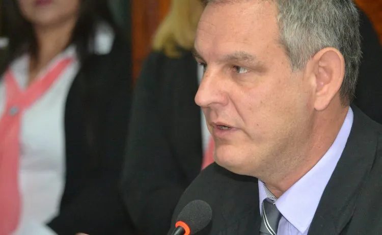 Arremeten contra el intendente Santoro por la demora de 50 viviendas en Gral. Madariaga