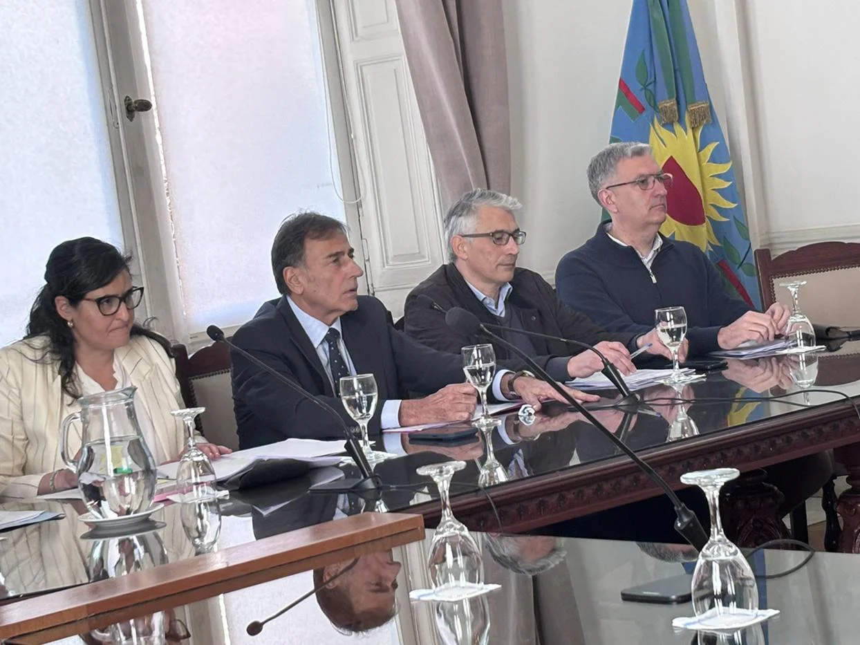 Diputados bonaerenses en plenario de comisiones.
