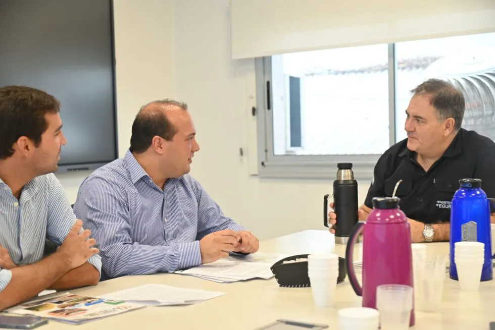 Recoulat se reunió con Javier Alonso y lo invitó a la inauguración de las nuevas oficinas de seguridad