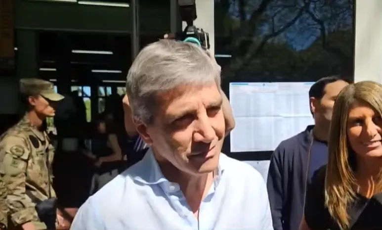 Luis Caputo tras votar.
