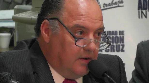 Critican duramente el coqueto del intendente de Adrián Sánchez con Cambiemos