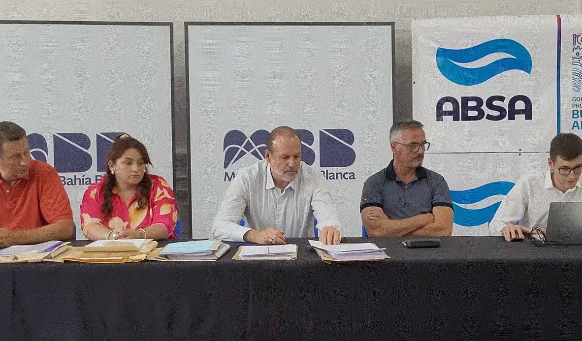 Obras en Ingeniero White avanzan mejoras en la red cloacal de Bahía Blanca