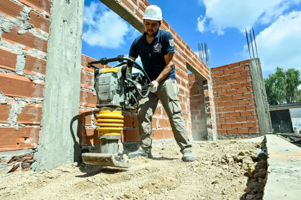 Nardini recorrió los inicios de obra del nuevo edificio de la Escuela Secundaria Nº 2