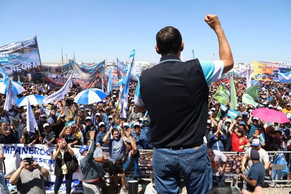 Los petroleros celebran importante aumento.