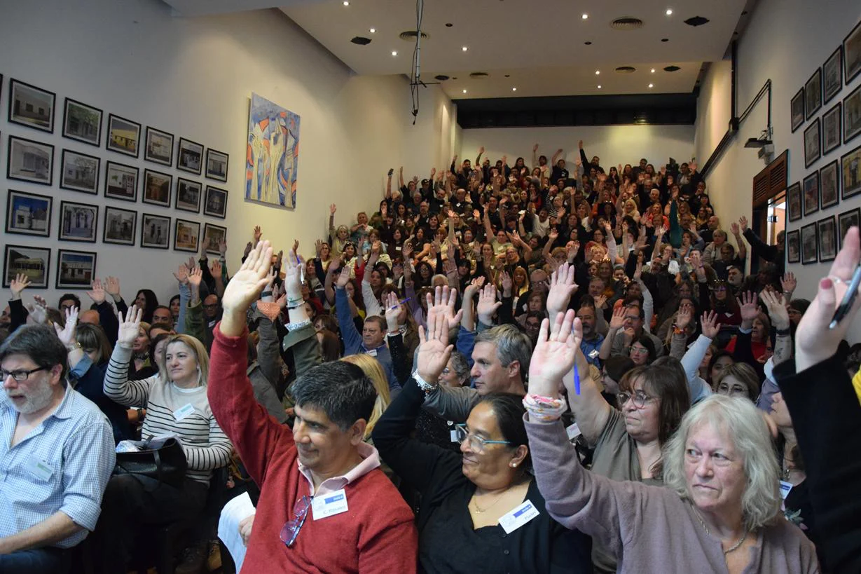 Docentes en el congreso de la FEB.