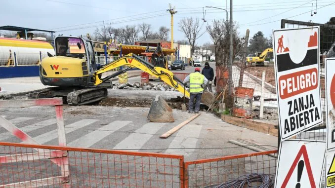 Se realiza la puesta en Valor y ordenamiento vial de bajada del Puente Mitre