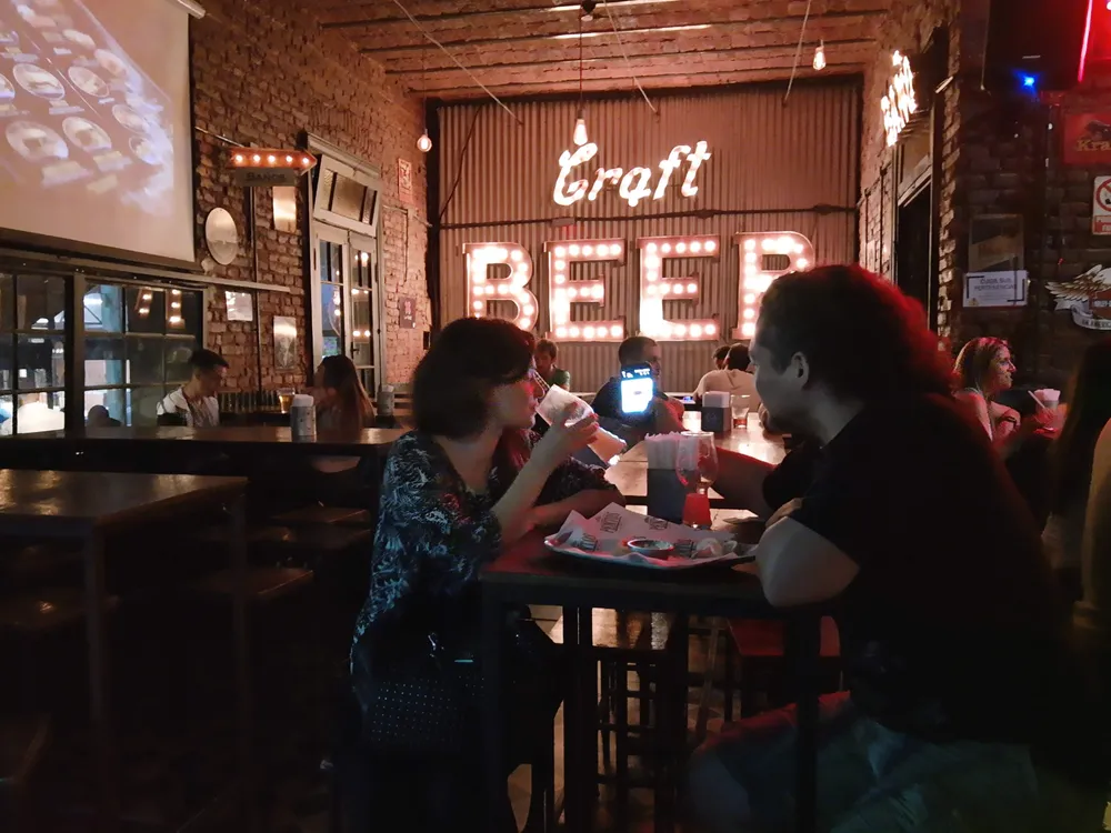 Cae el consumo en bares y restaurantes. bares y restaurantes