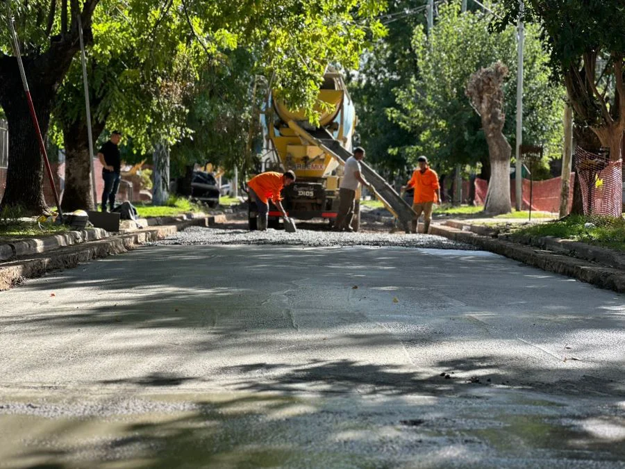 El Municipio de Alte Brown avanza con pavimentos de hormigón en Longchamps
