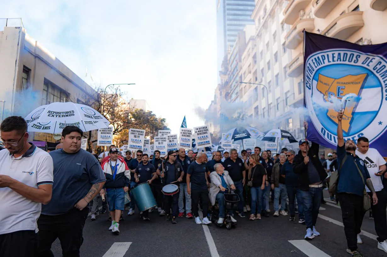 Choque frontal entre sindicatos bonaerenses y Milei