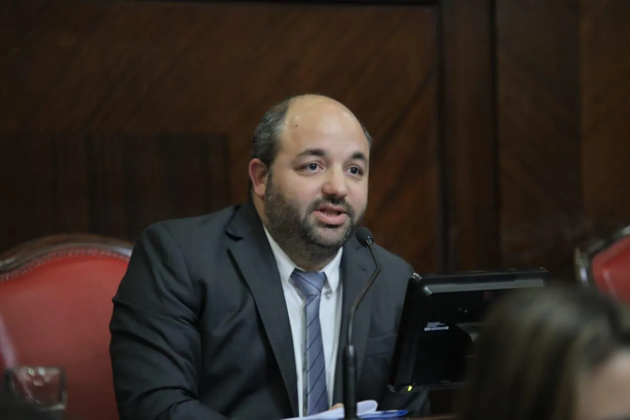 ENTREVISTA: El senador Maspoli cree que “el sistema de fases no está siendo útil en el interior de la Provincia”