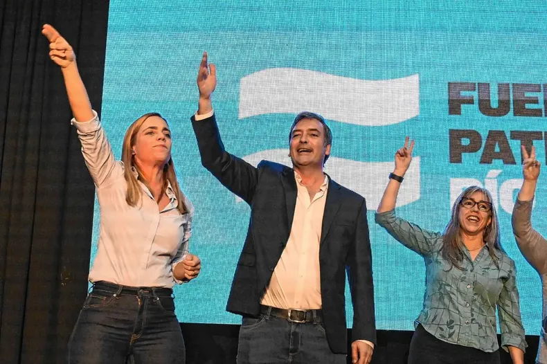 María Emilia Soria, Martín Soria y Adriana Serquis.