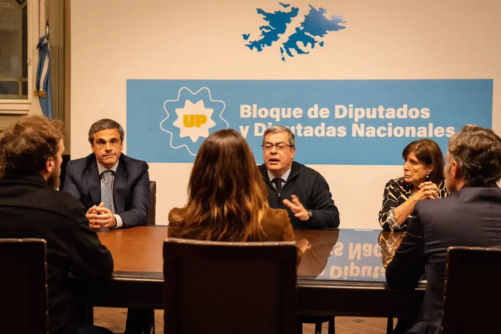 Diputados nacionales de UP con parte de La Liga de Intendentes