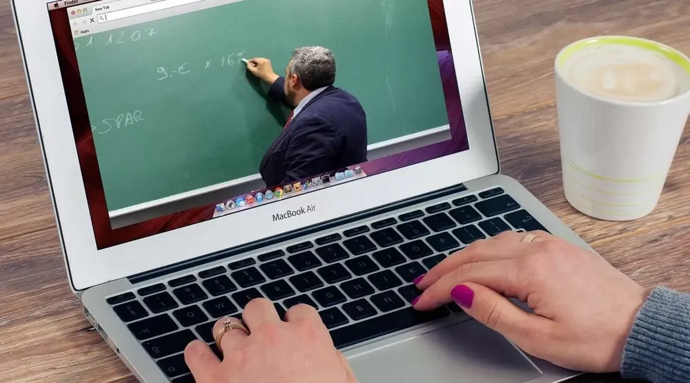 La provincia de Buenos Aires analiza adelantar las vacaciones de invierno al mes de junio