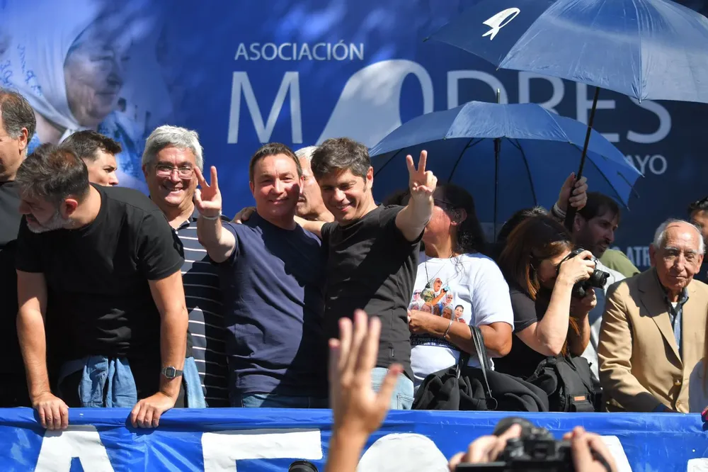 Watson junto a Kicillof