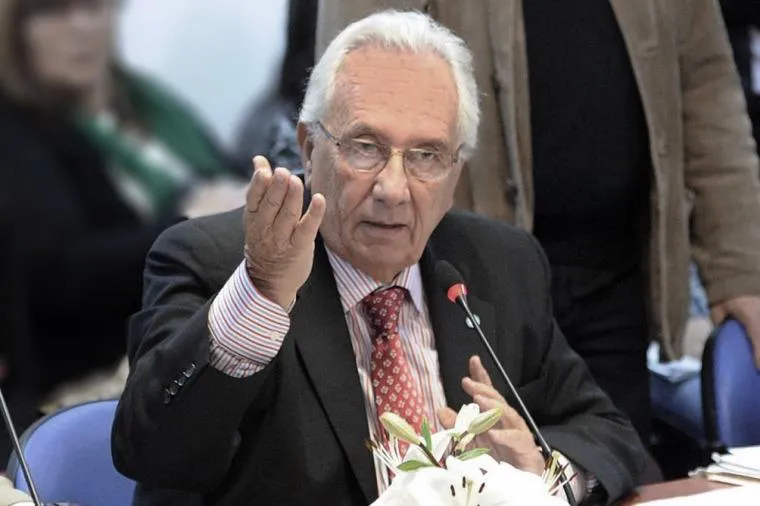 “Tienen que respetar los fueros de los diputados nacionales”